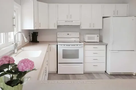 90 Livingstone Avenue W Centre Hastings ON K0K 2K0