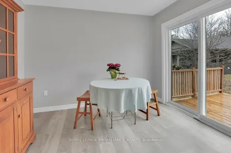 90 Livingstone Avenue W Centre Hastings ON K0K 2K0