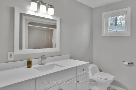 90 Livingstone Avenue W Centre Hastings ON K0K 2K0