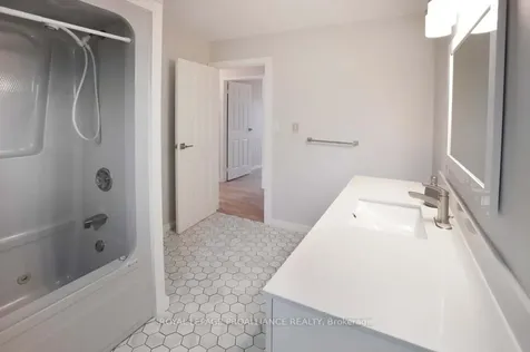 90 Livingstone Avenue W Centre Hastings ON K0K 2K0