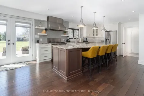 400 Hamilton Drive Hamilton ON L9G 2B1