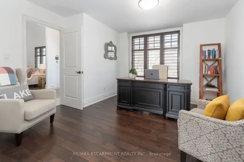 400 Hamilton Drive Hamilton ON L9G 2B1