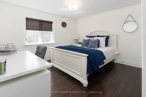 400 Hamilton Drive Hamilton ON L9G 2B1