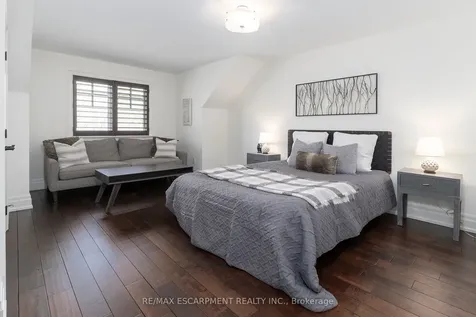 400 Hamilton Drive Hamilton ON L9G 2B1