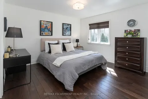 400 Hamilton Drive Hamilton ON L9G 2B1