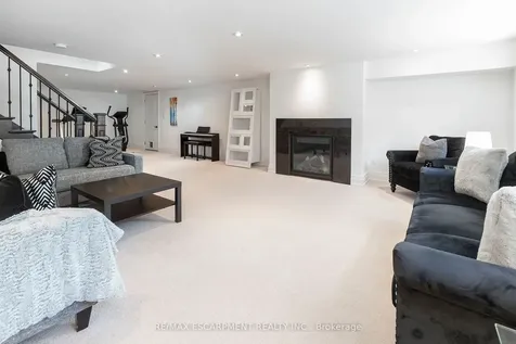 400 Hamilton Drive Hamilton ON L9G 2B1