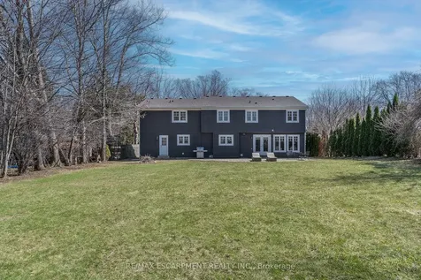 400 Hamilton Drive Hamilton ON L9G 2B1