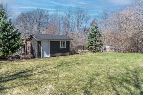 400 Hamilton Drive Hamilton ON L9G 2B1
