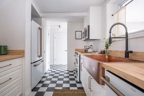 14 Reginald Street Hamilton ON L8P 3X9