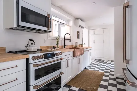 14 Reginald Street Hamilton ON L8P 3X9