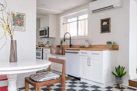 14 Reginald Street Hamilton ON L8P 3X9