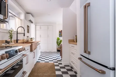 14 Reginald Street Hamilton ON L8P 3X9