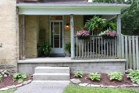 280 Fergus Street N Wellington North ON N0G 2L2