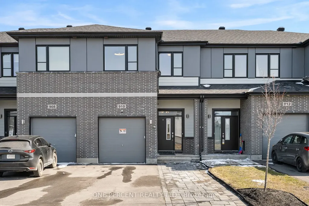 910 Paseana Place Kanata ON K2V 0P4