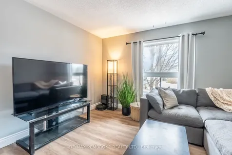 24 Earl Street Petawawa ON K8H 3M4