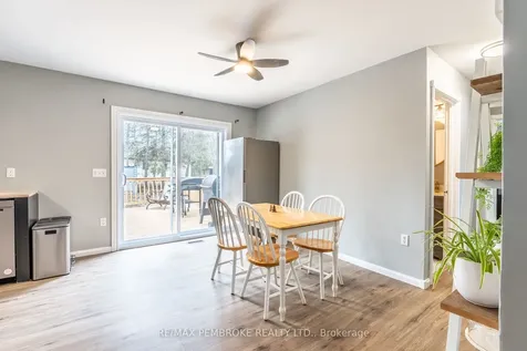24 Earl Street Petawawa ON K8H 3M4