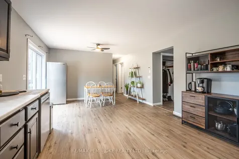 24 Earl Street Petawawa ON K8H 3M4