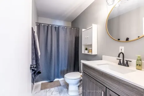 24 Earl Street Petawawa ON K8H 3M4