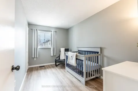 24 Earl Street Petawawa ON K8H 3M4