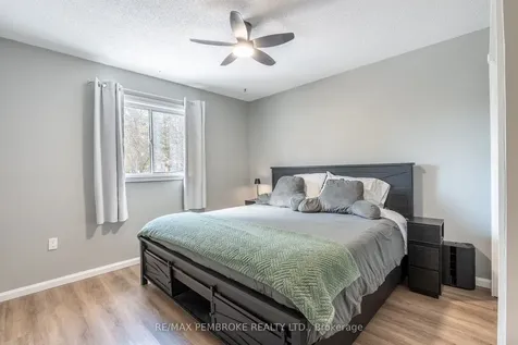24 Earl Street Petawawa ON K8H 3M4