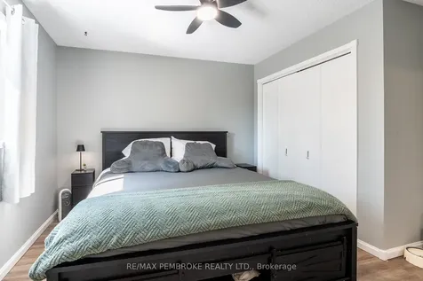 24 Earl Street Petawawa ON K8H 3M4