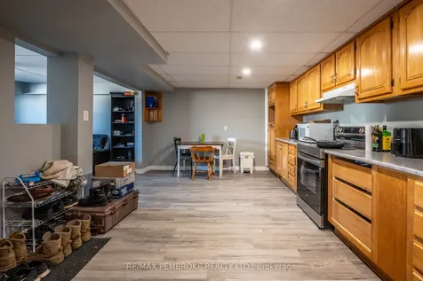 24 Earl Street Petawawa ON K8H 3M4