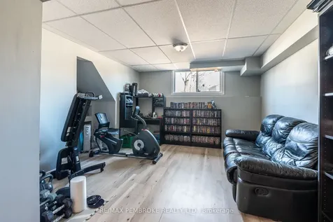24 Earl Street Petawawa ON K8H 3M4