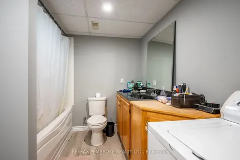 24 Earl Street Petawawa ON K8H 3M4