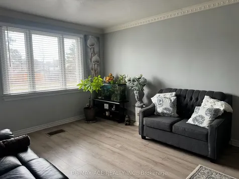 92 Ware Street Peterborough ON K9J 2B7