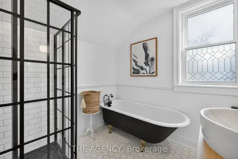 4456 Park Street Niagara Falls ON L2E 2P6