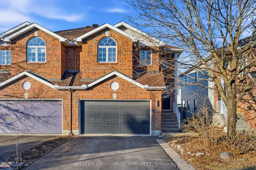 125 Castle Glen Crescent Kanata ON K2L 4G9