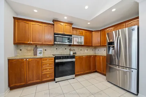 125 Castle Glen Crescent Kanata ON K2L 4G9