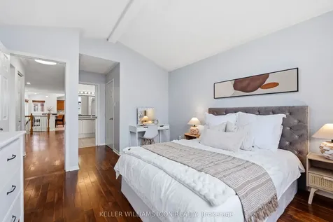 125 Castle Glen Crescent Kanata ON K2L 4G9