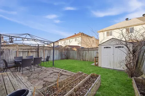 125 Castle Glen Crescent Kanata ON K2L 4G9