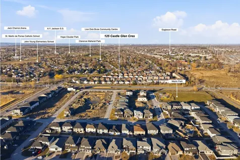 125 Castle Glen Crescent Kanata ON K2L 4G9