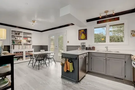 26 Amundsen Crescent Kanata ON K2L 1A7