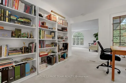 26 Amundsen Crescent Kanata ON K2L 1A7