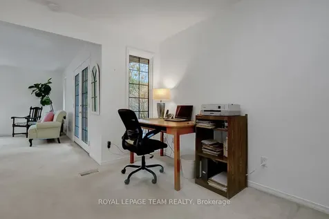 26 Amundsen Crescent Kanata ON K2L 1A7