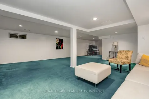 26 Amundsen Crescent Kanata ON K2L 1A7