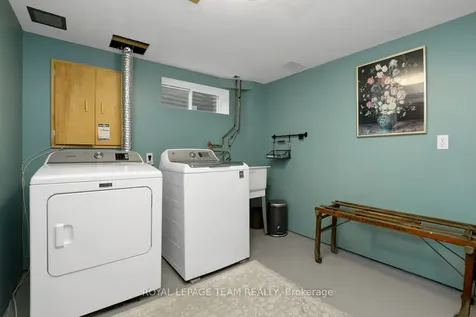 26 Amundsen Crescent Kanata ON K2L 1A7