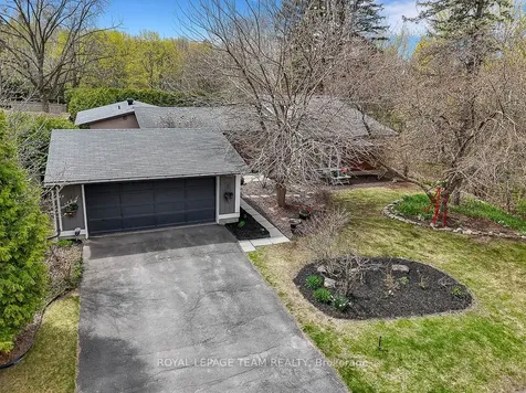 26 Amundsen Crescent Kanata ON K2L 1A7