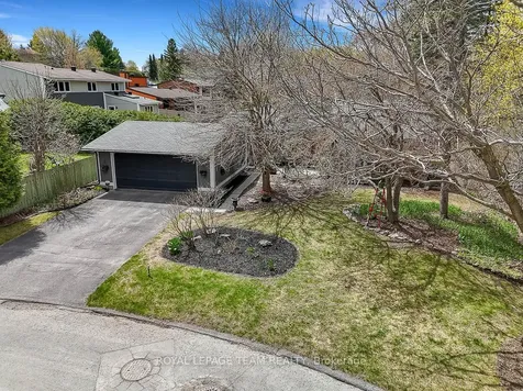 26 Amundsen Crescent Kanata ON K2L 1A7