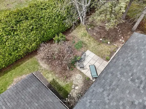 26 Amundsen Crescent Kanata ON K2L 1A7