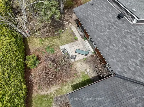 26 Amundsen Crescent Kanata ON K2L 1A7