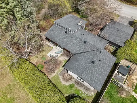 26 Amundsen Crescent Kanata ON K2L 1A7