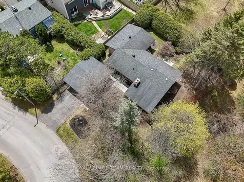 26 Amundsen Crescent Kanata ON K2L 1A7