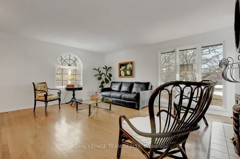 26 Amundsen Crescent Kanata ON K2L 1A7