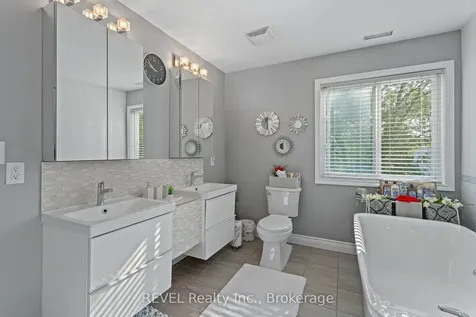 6558 Montrose Road Niagara Falls ON L2H 1M4