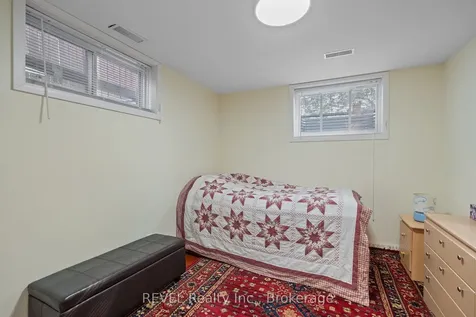 6558 Montrose Road Niagara Falls ON L2H 1M4