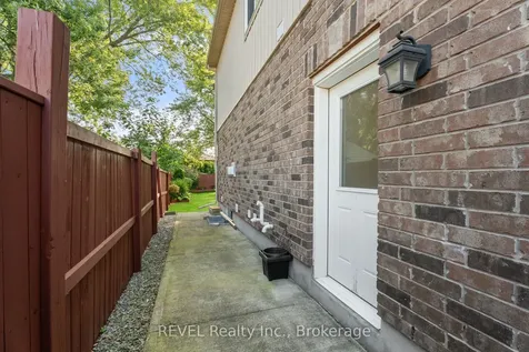6558 Montrose Road Niagara Falls ON L2H 1M4